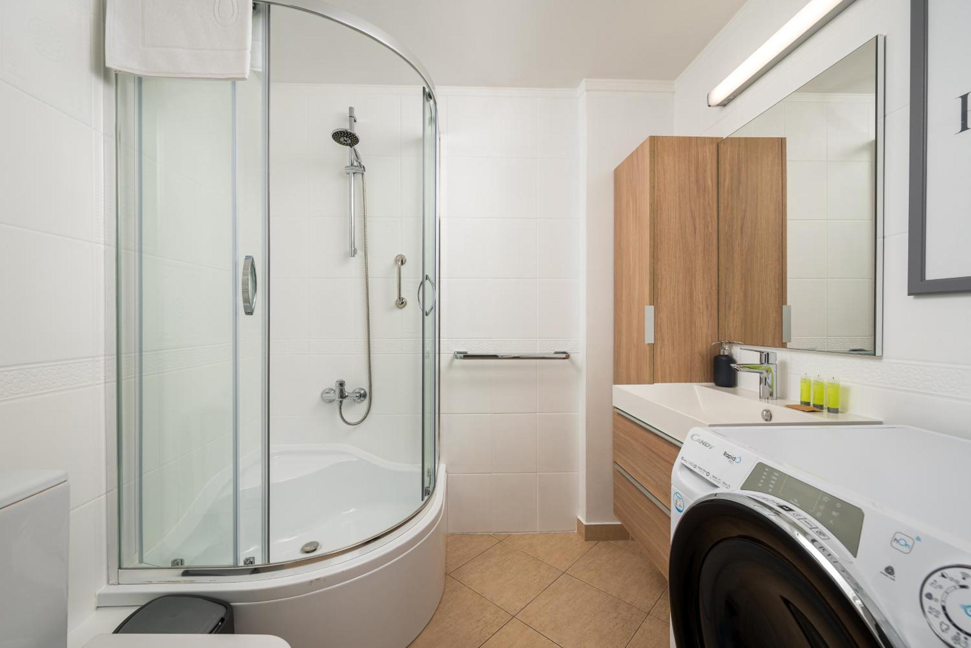 Metro Stoklosy Comfort Apartment Warsaw